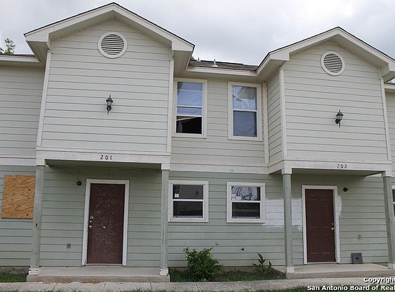 2nd image of 768 Avondale Ave #2