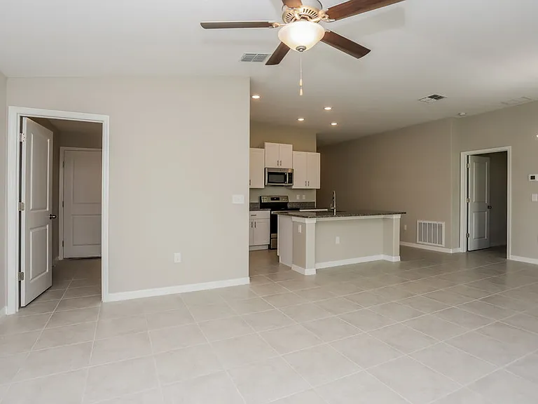 15306 Miller Creek Dr — Photo 3