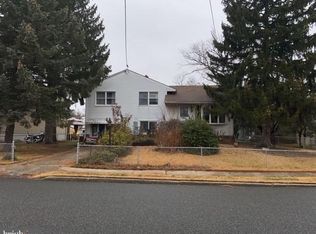 21 Edwards Dr, Gloucester City, NJ 08030