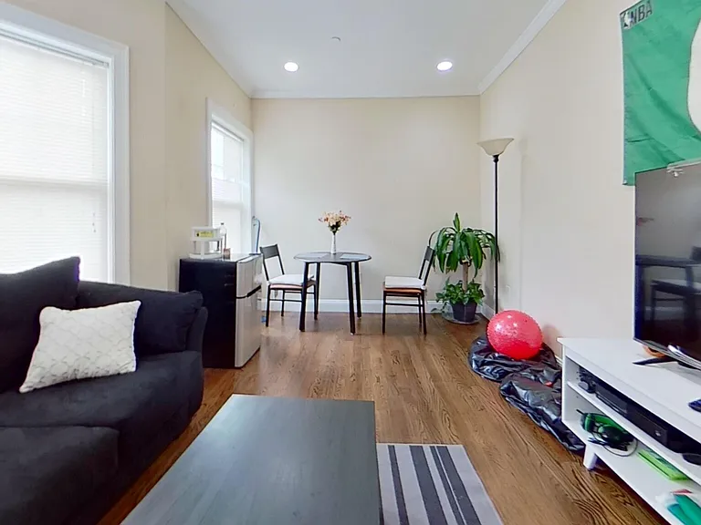 2969 Washington St #2R — Photo 5