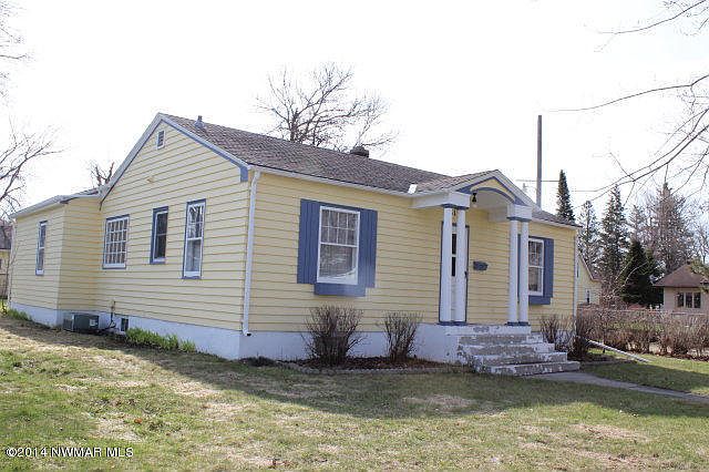 1st image of 612 Foss Ave N