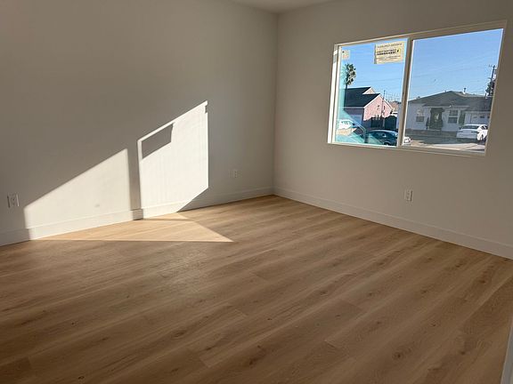 5th image of 9945 Lull St