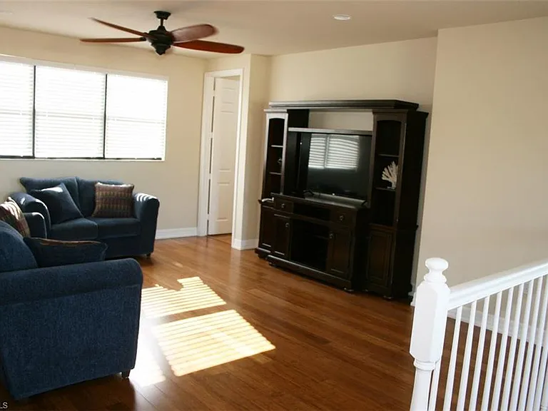 3296 Pacific Dr — Photo 21