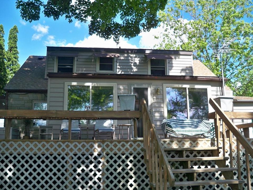 1st image of 503 W Lakeshore Dr SE