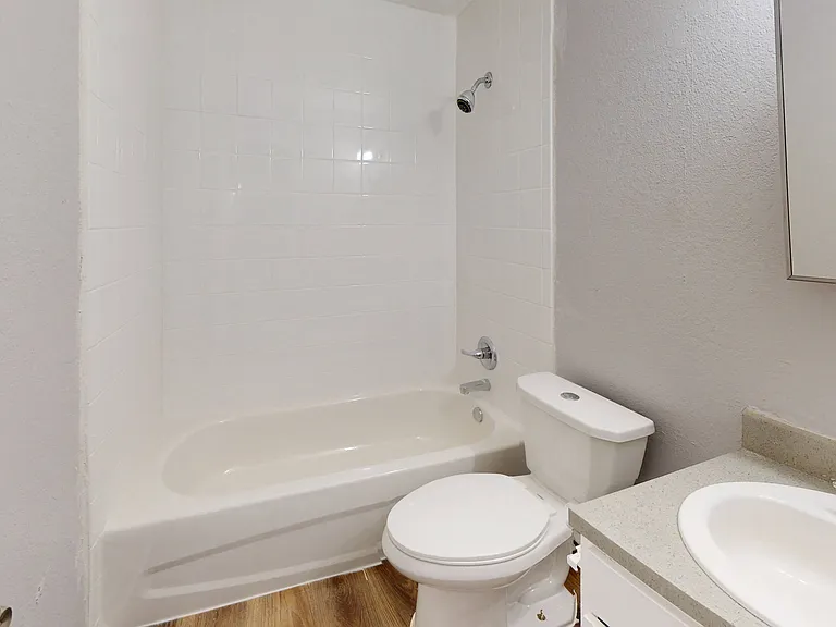 Apartment Bathroom (1 Bedroom)