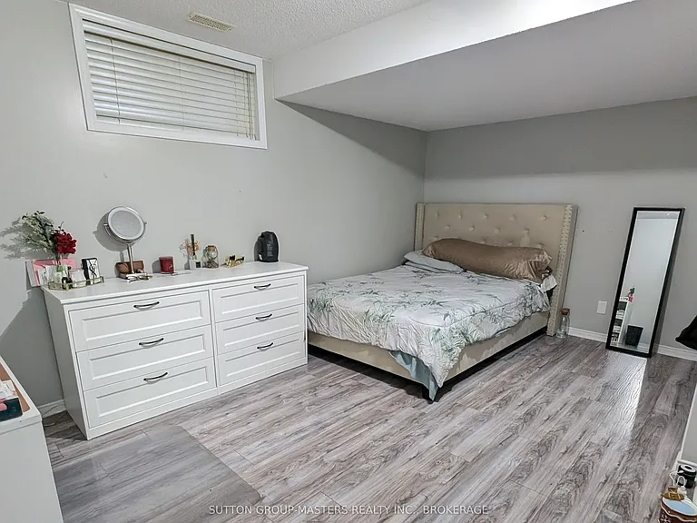544 Freeman Cres — Photo 7