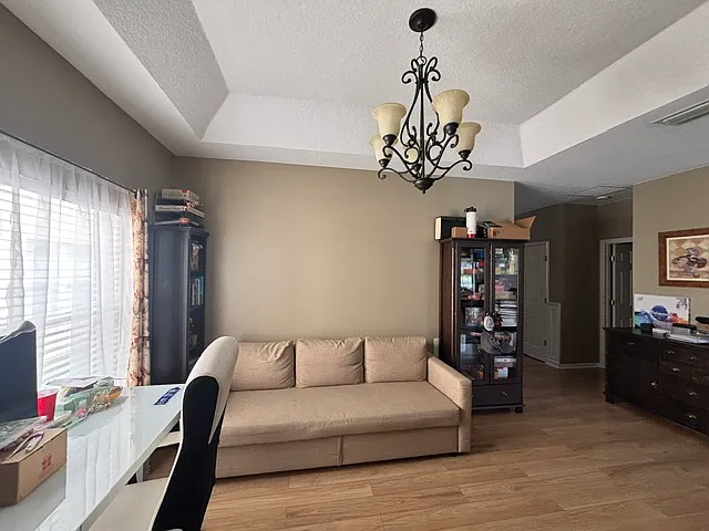 627 Fern Lake Dr — Photo 2
