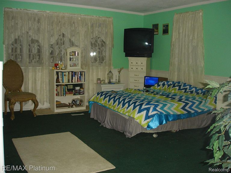 Listing photo 5