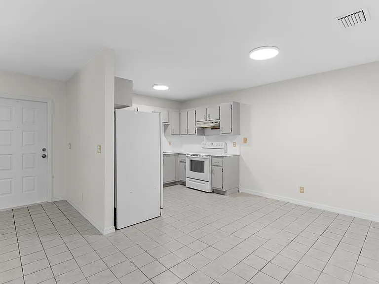 13868 York Ct #C — Photo 9