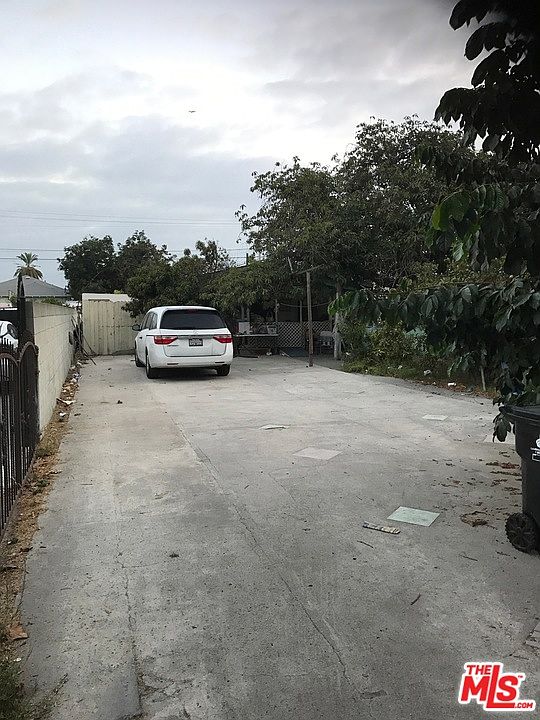 2nd image of E Ave