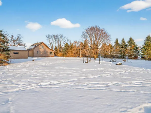 32 Viking Blvd NW, Oak Grove, MN 55011