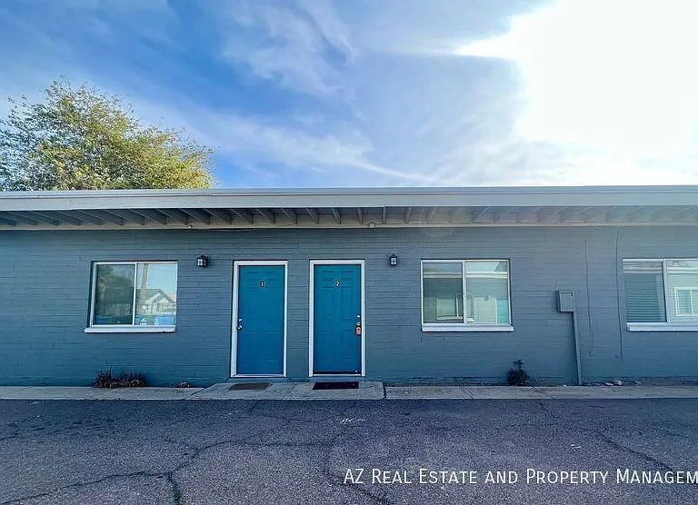 1229 W Pierce St #2 — Photo 3