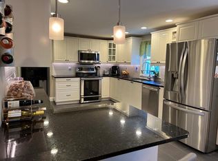 7 Summit View Dr, Swampscott, MA 01907