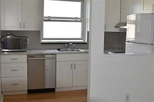 115 W Squantum St #1001 — Photo 6