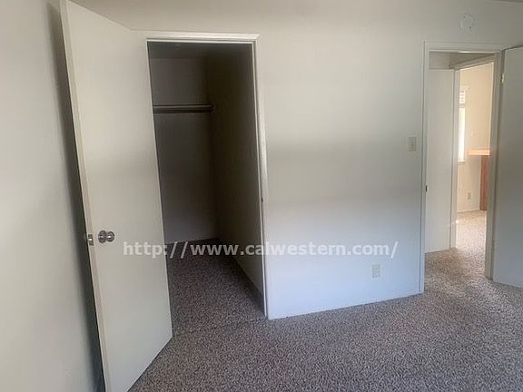 4th image of 4595 Hamilton Ave Unit 3