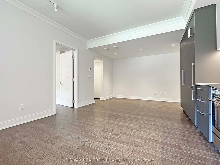 2 Clarendon Ave #108 — Photo 4