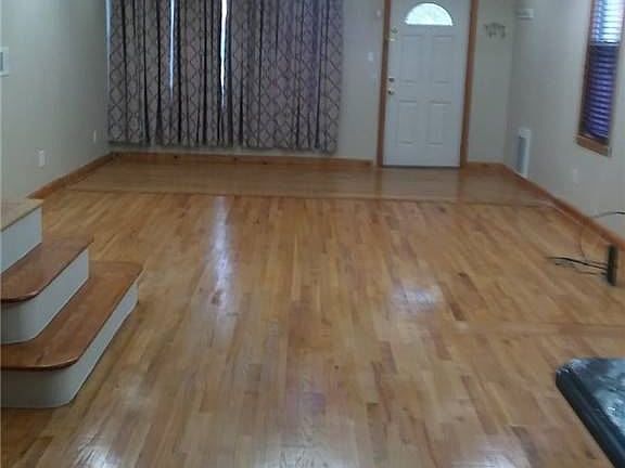 2nd image of 8958 Vanderveer St