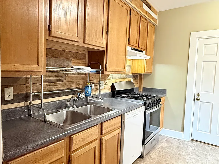 1112 N Washington St #1 — Photo 6