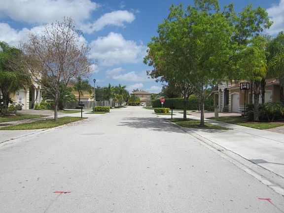 5th image of 20404 SW 88th Ave