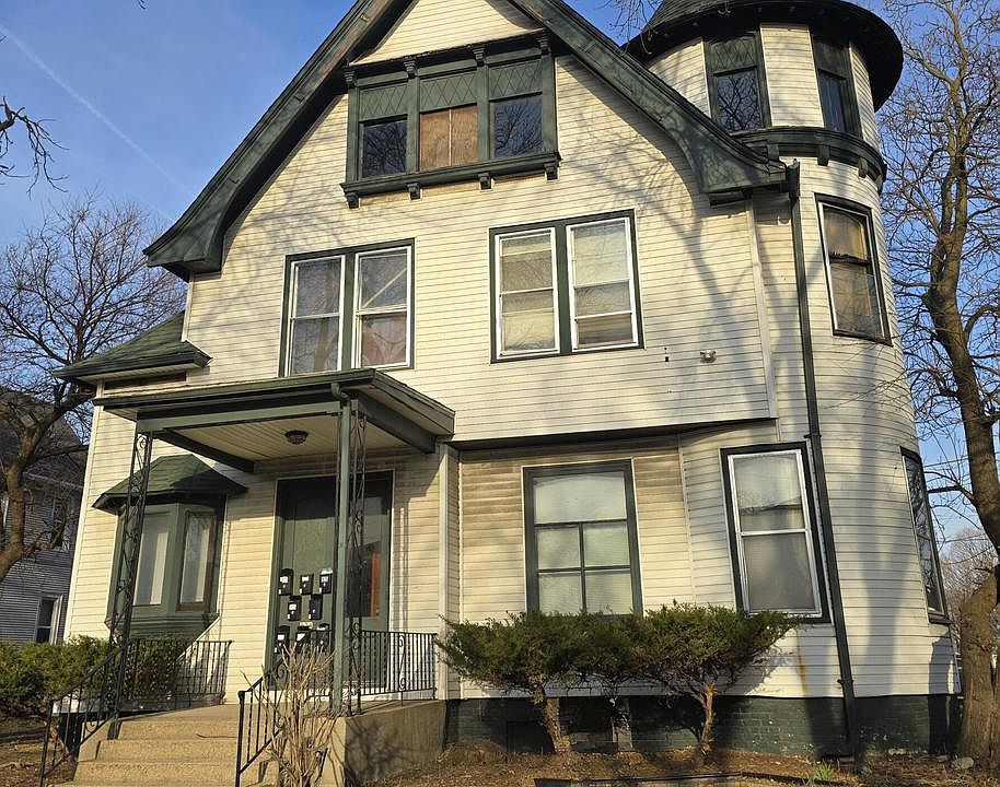 1st image of 924 S 19th STREET