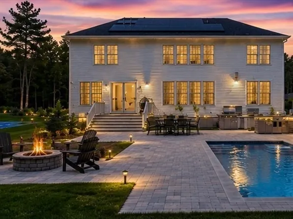 60 Chamberlain St, Hopkinton, MA 01748