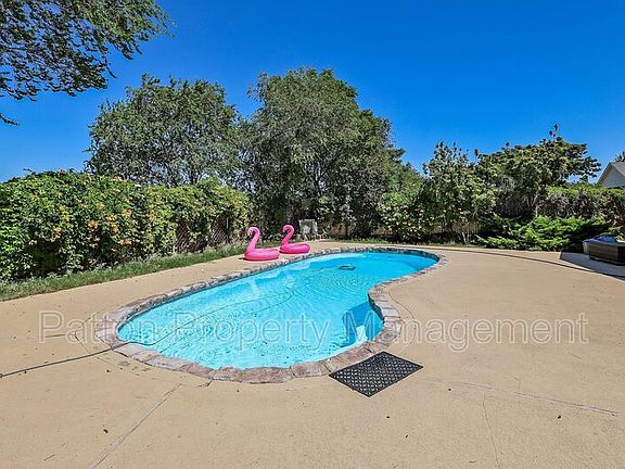 3rd image of 6206 Woodward St