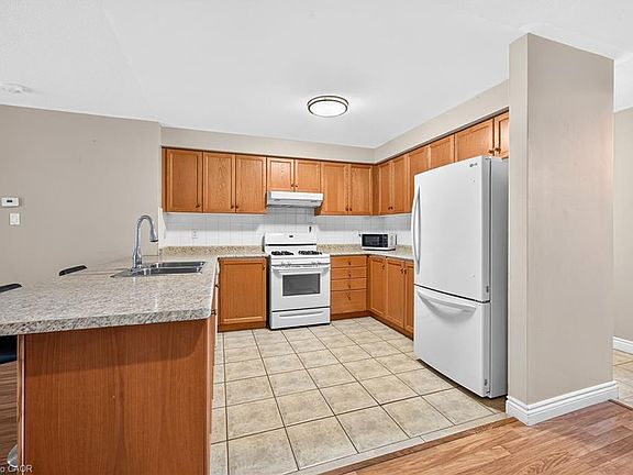 5th image of 50 Rice Ave #37