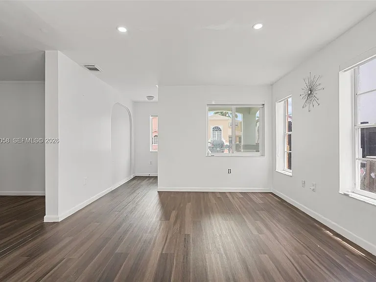 13990 SW 160th Ter — Photo 10