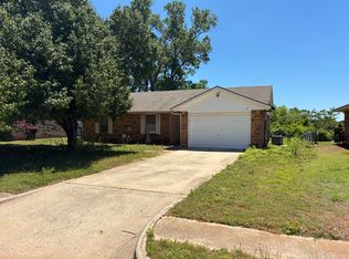 20370 Rockhollow Dr, Harrah, OK 73045