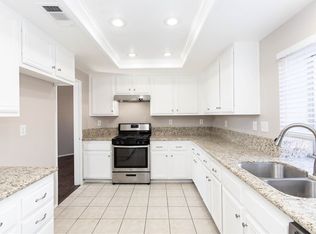 1007 Peacock Dr, San Jacinto, CA 92583