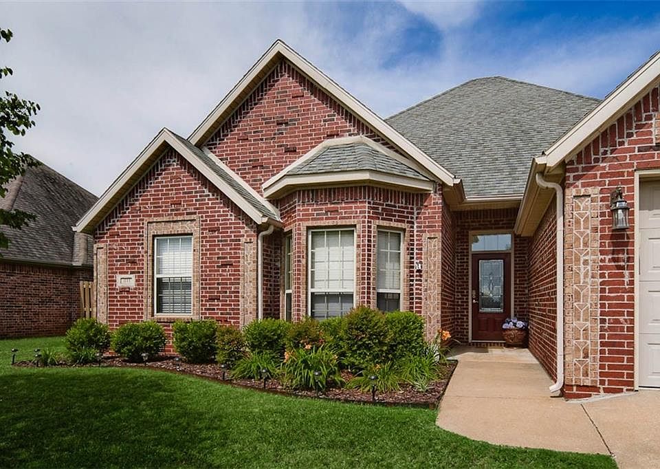 1st image of 311 Essex Way