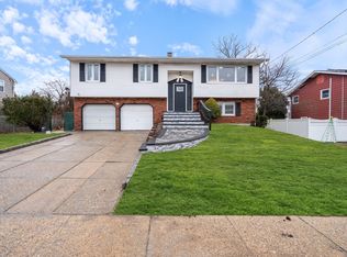 3 Eisenhower Rd, Centereach, NY 11720