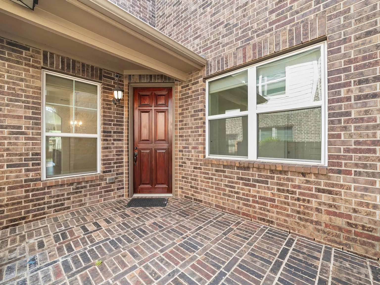6 bed, 5.5 bath, 4559 sqft, $4,250 — Photo 4