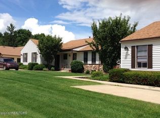 514 Red Cedar Blvd, Williamston, MI 48895