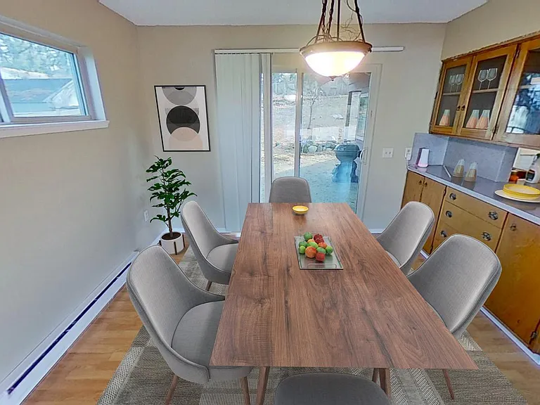 Furnished common areas! (Actual furniture will vary)