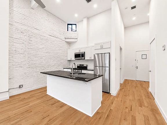 5th image of 185 Chauncey St #1R