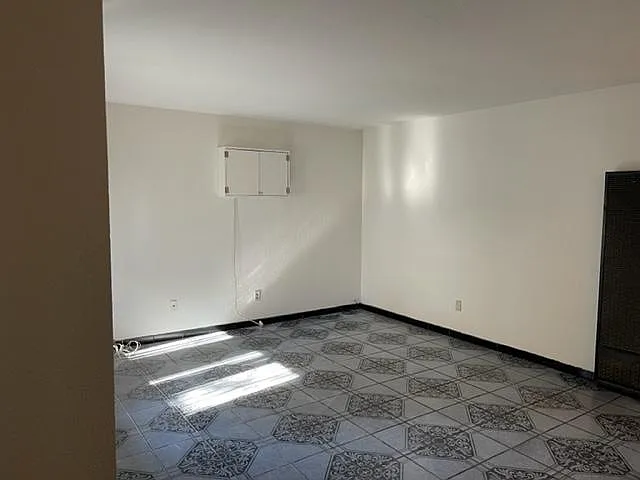 109 E Trident Dr — Photo 7