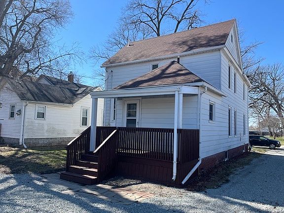 4th image of 110 N Park St