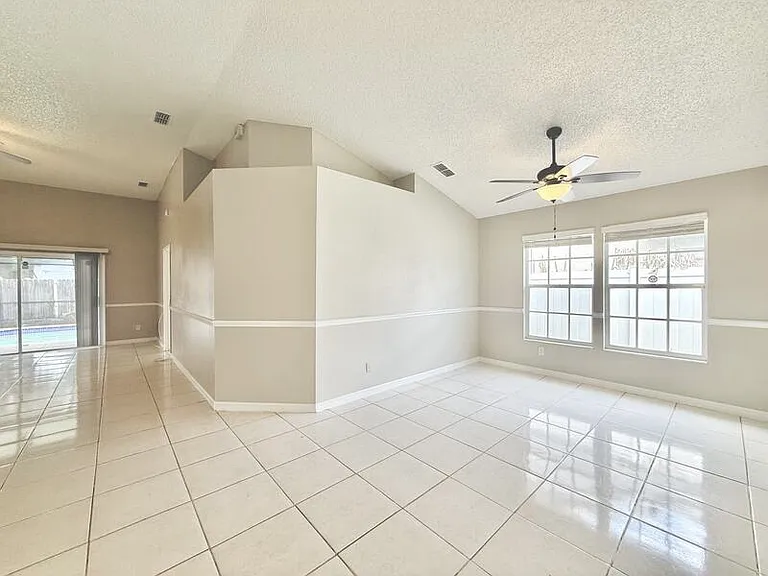 11316 Maybrook Ave — Photo 18