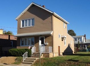 20 Green Ct, Lodi, NJ 07644