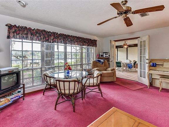 4th image of 43741 Sunset Dr