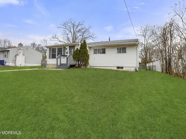 28 Brandies Road, Toms River, NJ 08757