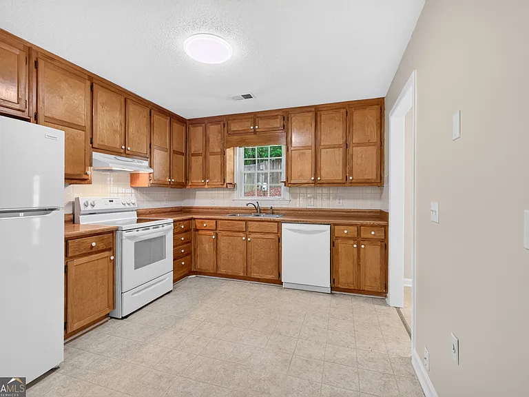 129 Springbrook Dr — Photo 13