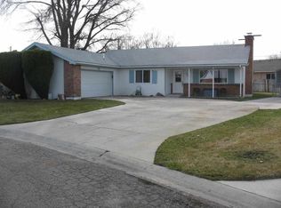 913 Briarwood Dr, Nampa, ID 83651