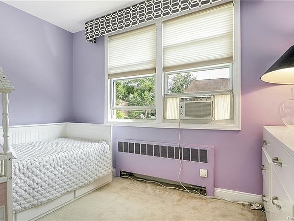 4th image of 1 Bryant Cres APT 2I