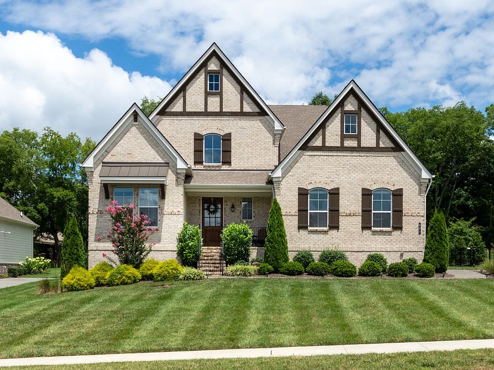 1st image of 661 Concord Dr