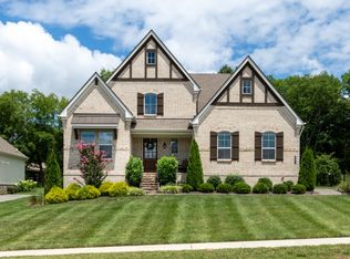 661 Concord Dr, Gallatin, TN 37066