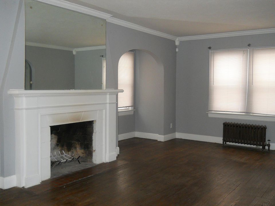 1st image of 483 Mineola Ave