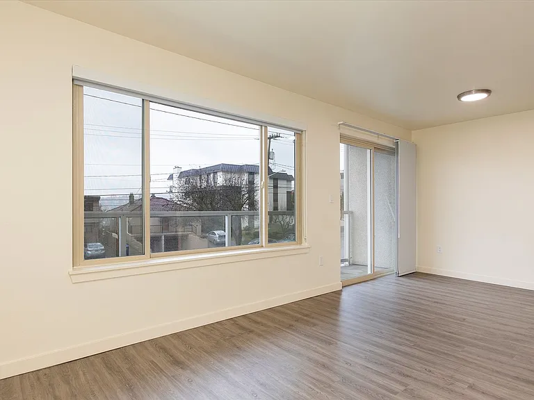 The Dexter - Located on Dexter Ave is steps from the Fremont Bridge — Photo 13
