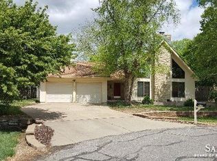 2237 Country Hills Rd, Salina, KS 67401